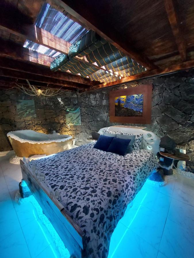 Aloelux Villa ! - Private Villa With Jacuzzi, Cinema ,Massage ,Wonderful View, Art Desing Villa Conil エクステリア 写真