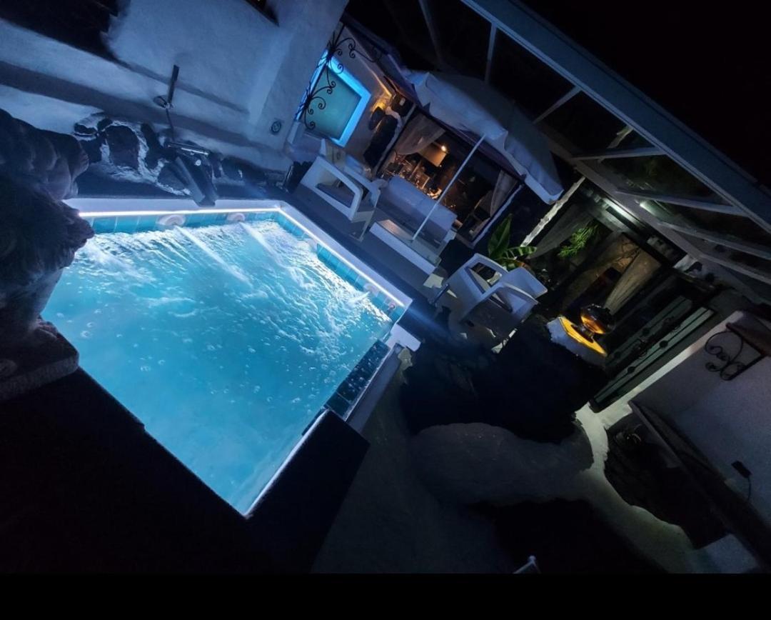 Aloelux Villa ! - Private Villa With Jacuzzi, Cinema ,Massage ,Wonderful View, Art Desing Villa Conil エクステリア 写真